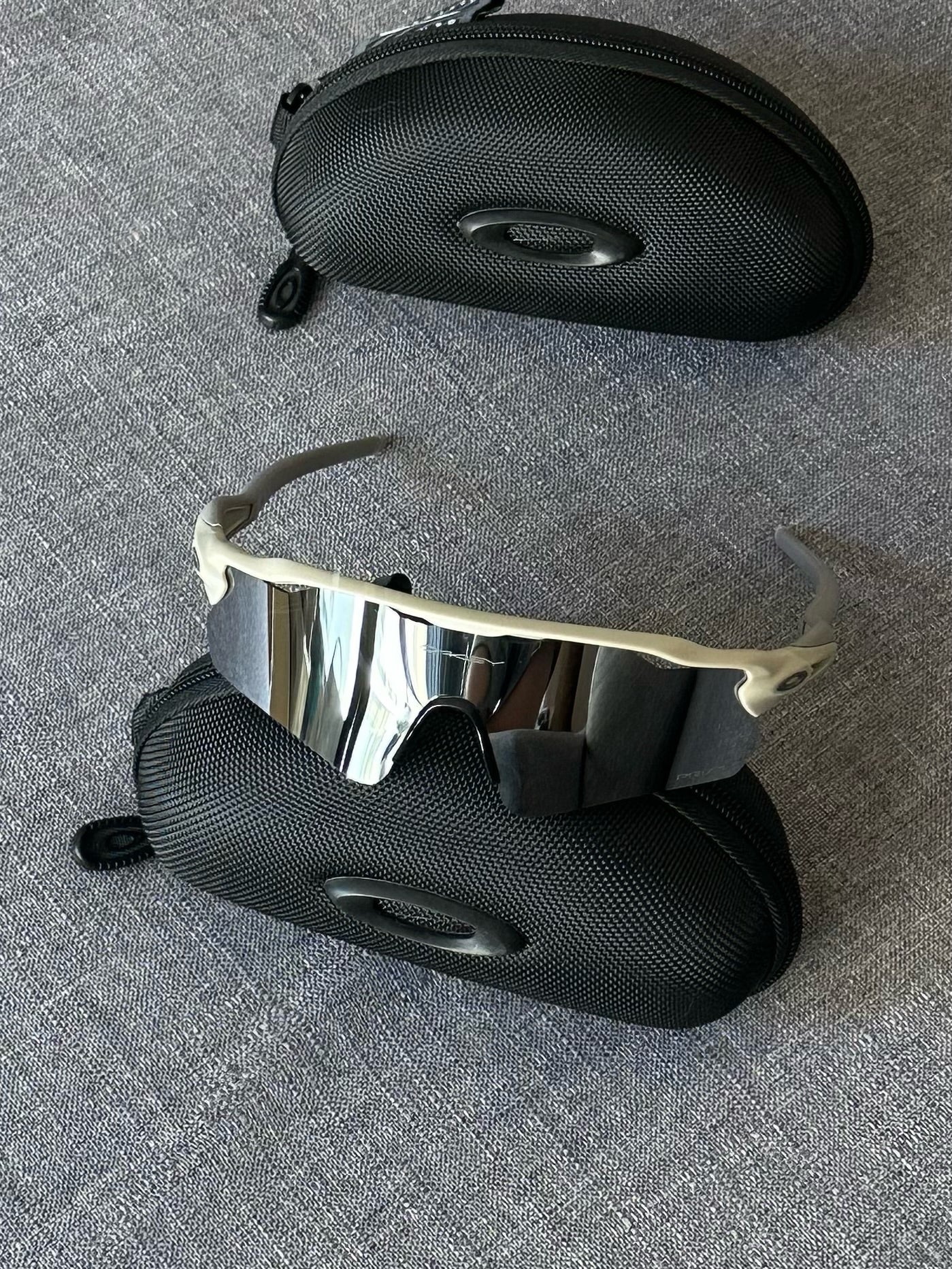 Oakley Radar EV Sunglasses – Reflective Silver Lens Oakley-Style