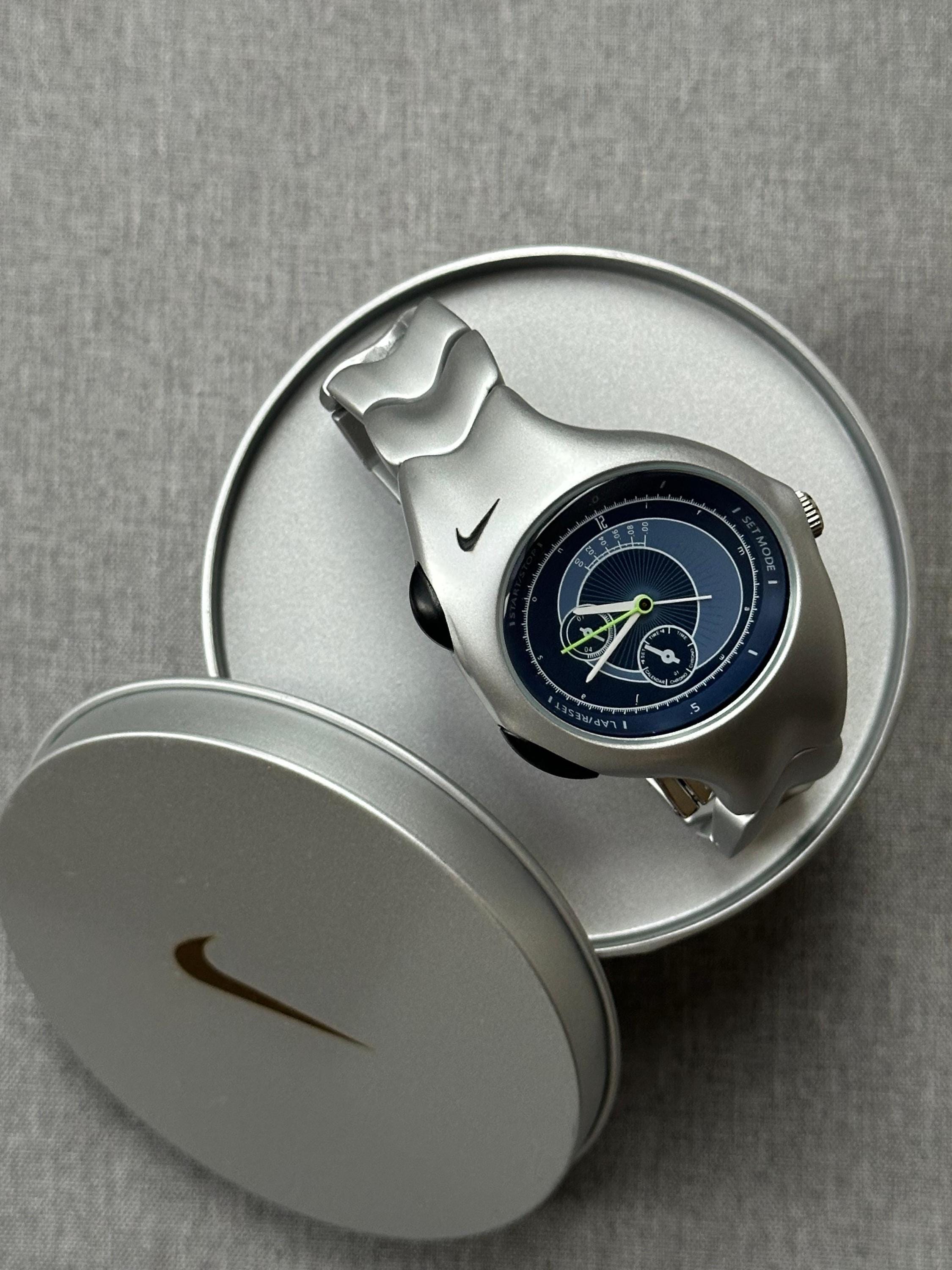 Nike Triax Chronograph Watch Matte Silver with blue dial – Vintage