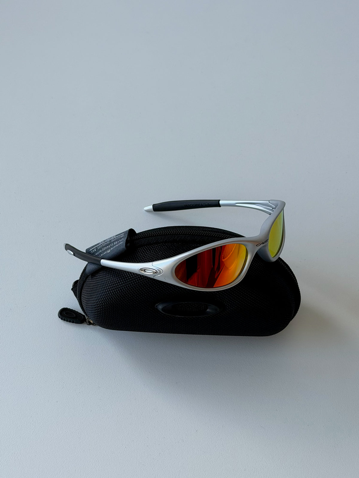 Oakley Eye Jacket Gen 1 Sunglasses – Silver / Fire Red