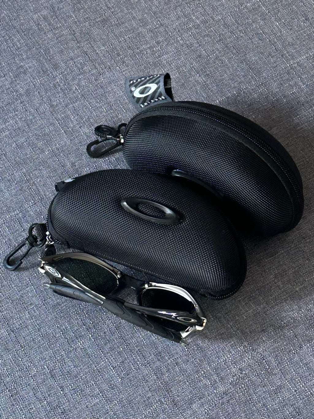 Vintage Oakley Sunglasses: Silver Frame, Purple Lenses with Case