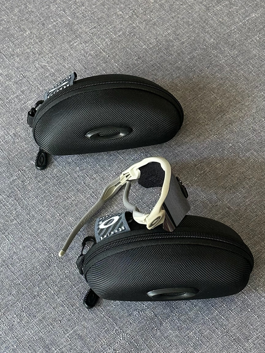 Oakley Performance Shield Sunglasses – Reflective Silver Lens Oakley-Style Sport Frame