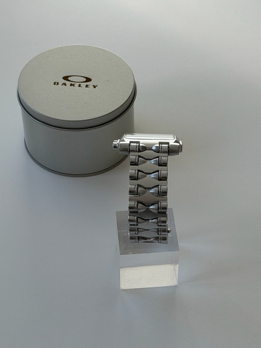 Oakley Minute Machine Watch – Silver / Black Dial