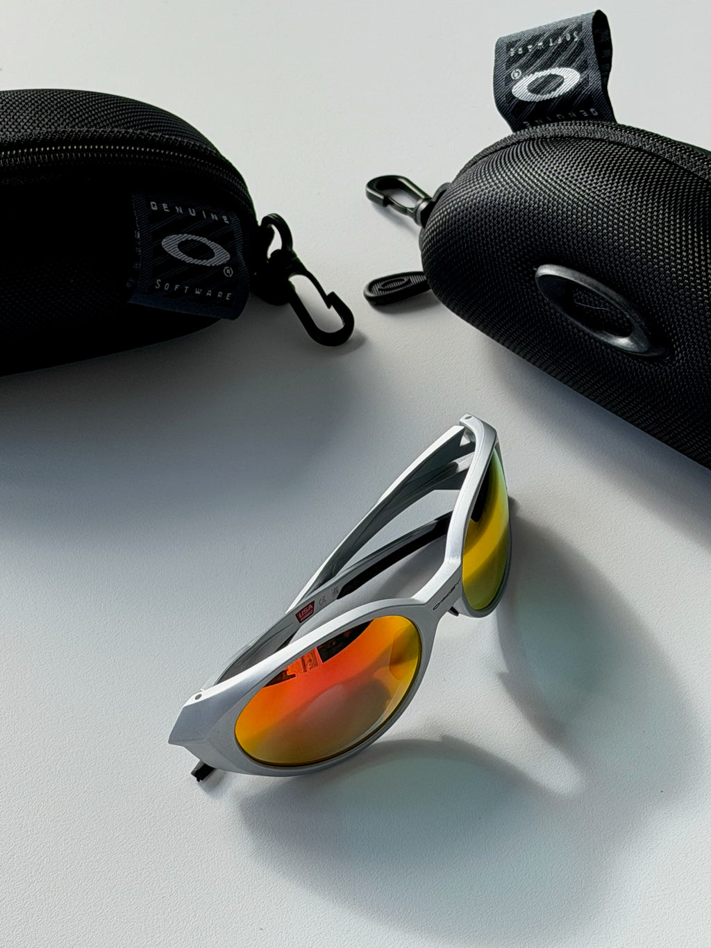 Oakley Eye Jacket Sunglasses – Silver Frame / Fire Iridium Lens | Y2K Wraparound Sports Shades