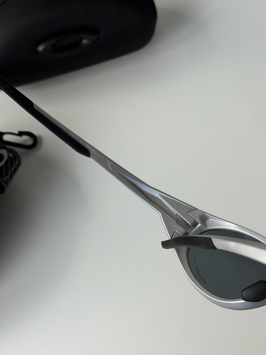 Oakley Eye Jacket Sunglasses – Silver Frame / Black Lens | Y2K Wraparound Sports Shades