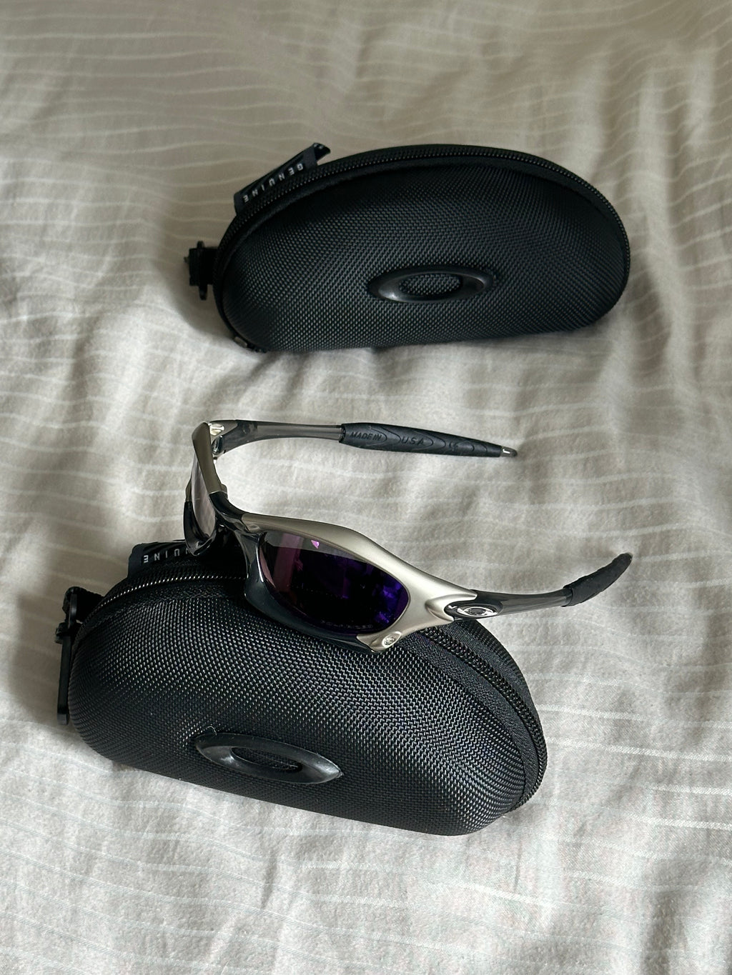Vintage Oakley Sunglasses: Silver Frame, Purple Lenses with Case