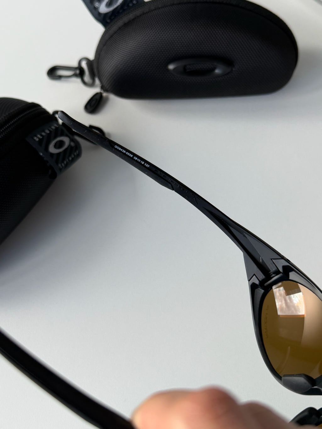 Oakley Eye Jacket Sunglasses – Matte Black Frame / Gold Mirror Lens | Vintage Y2K Wraparound Shades