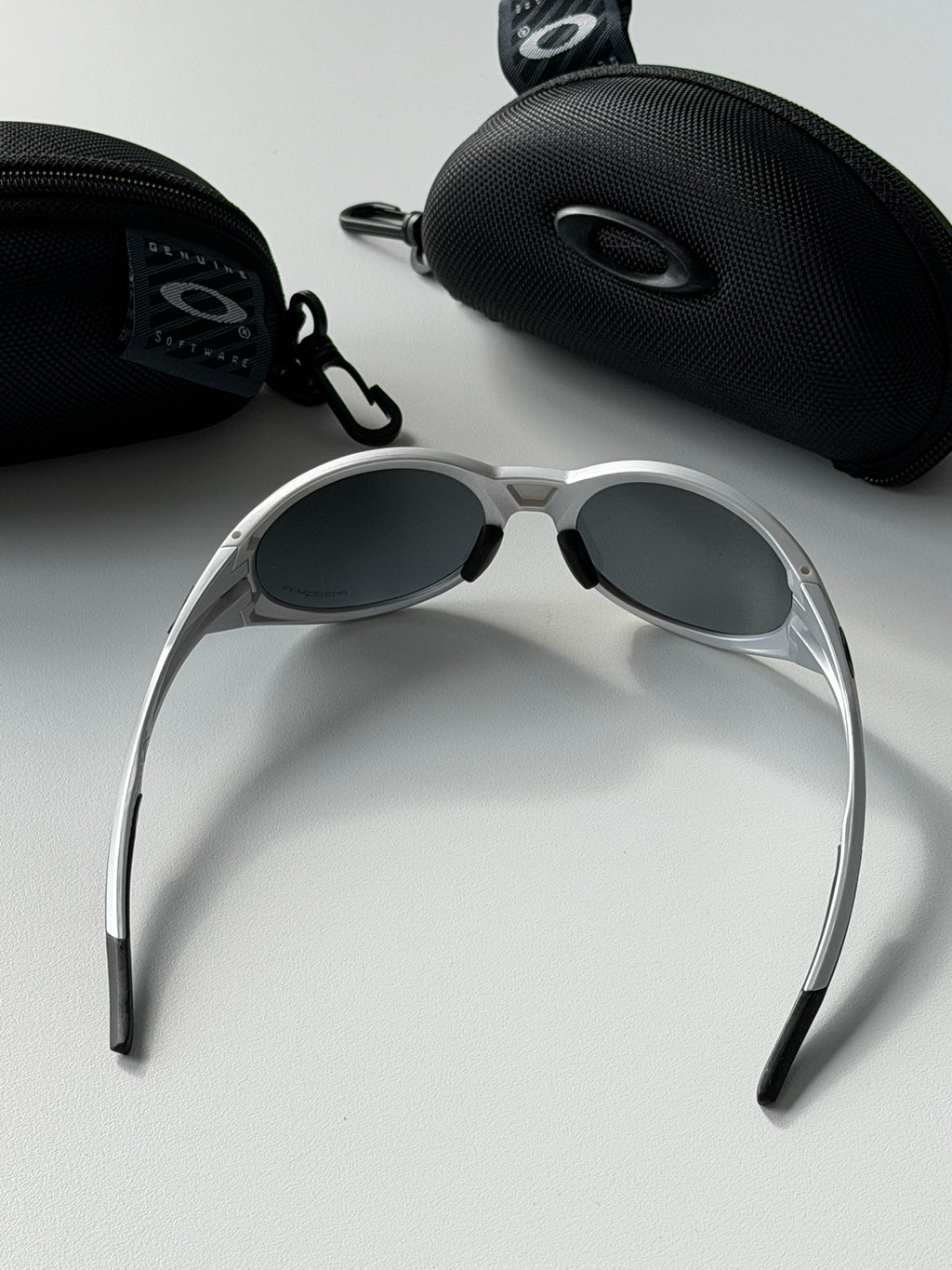 Oakley Eye Jacket Sunglasses – Silver Frame / Black Lens | Y2K Wraparound Sports Shades