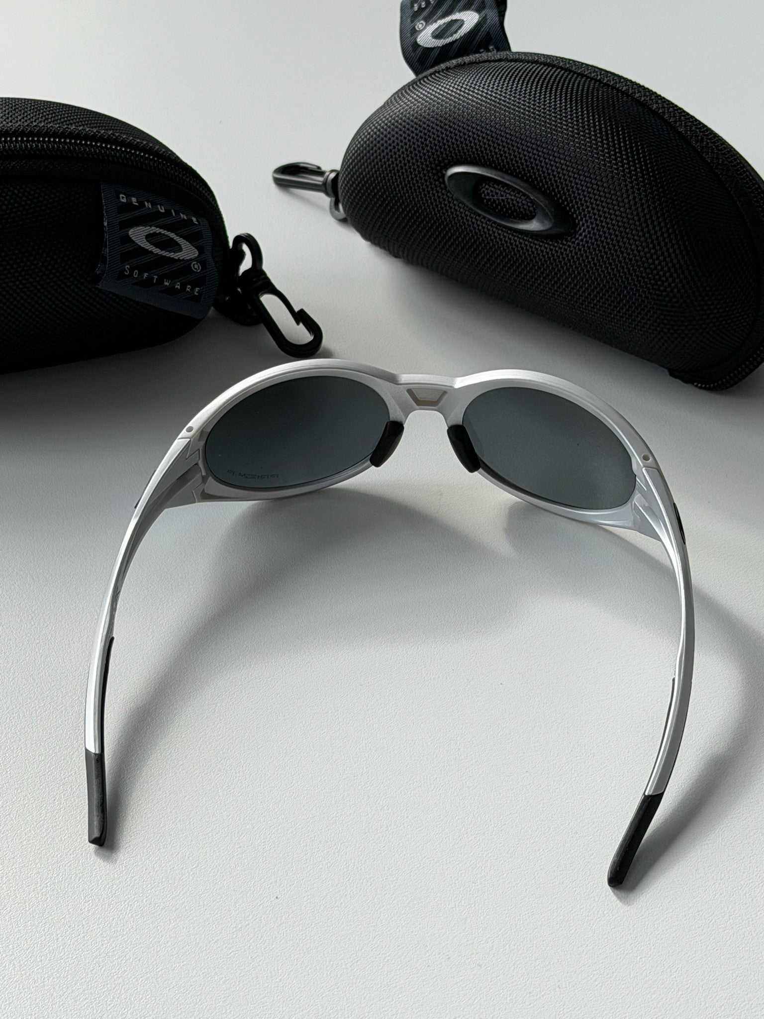Oakley Eye Jacket Sunglasses – Silver Frame / Black Lens | Y2K Wraparound Sports Shades