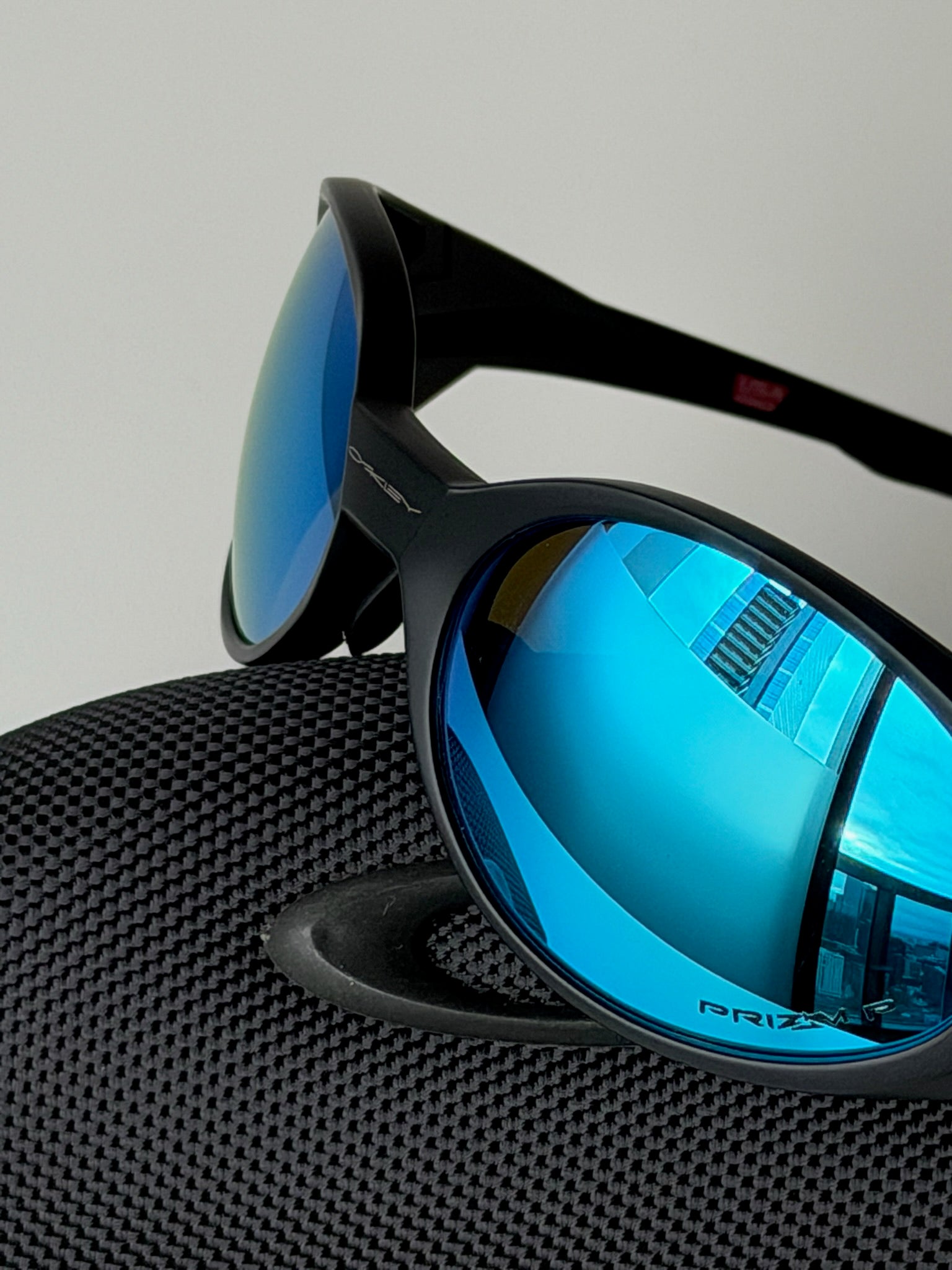 Oakley Eye Jacket Sunglasses – Black Frame / Ocean Blue Lens | Y2K Wraparound Sports Shades