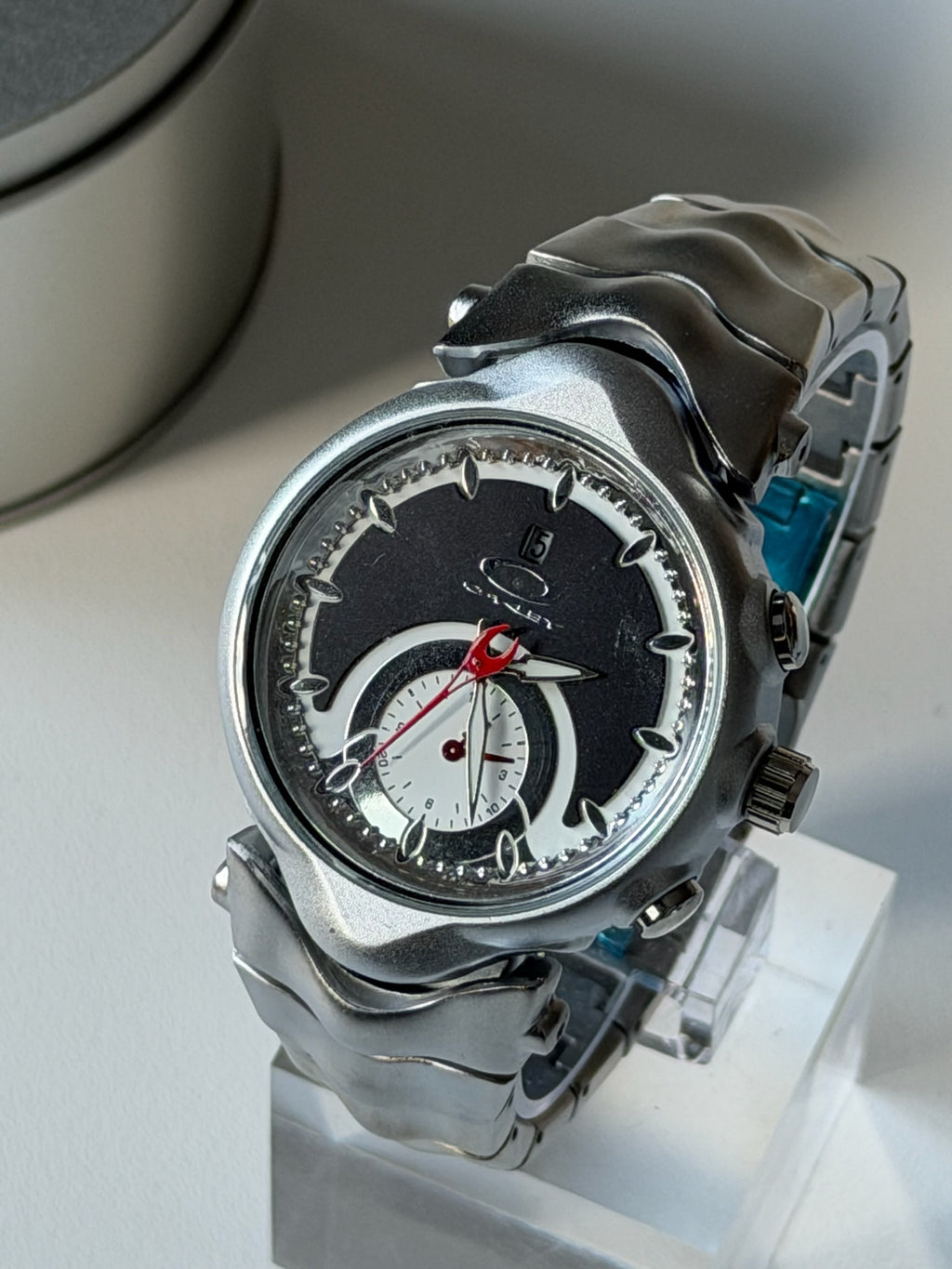 Oakley Judge Watch – Matte Silver / Black Dial