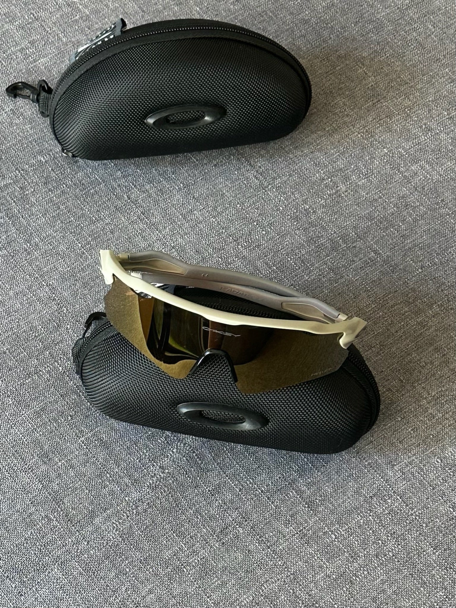 Oakley Performance Shield Sunglasses – Chrome Yellowish Lens Oakley-Style Sport Frame