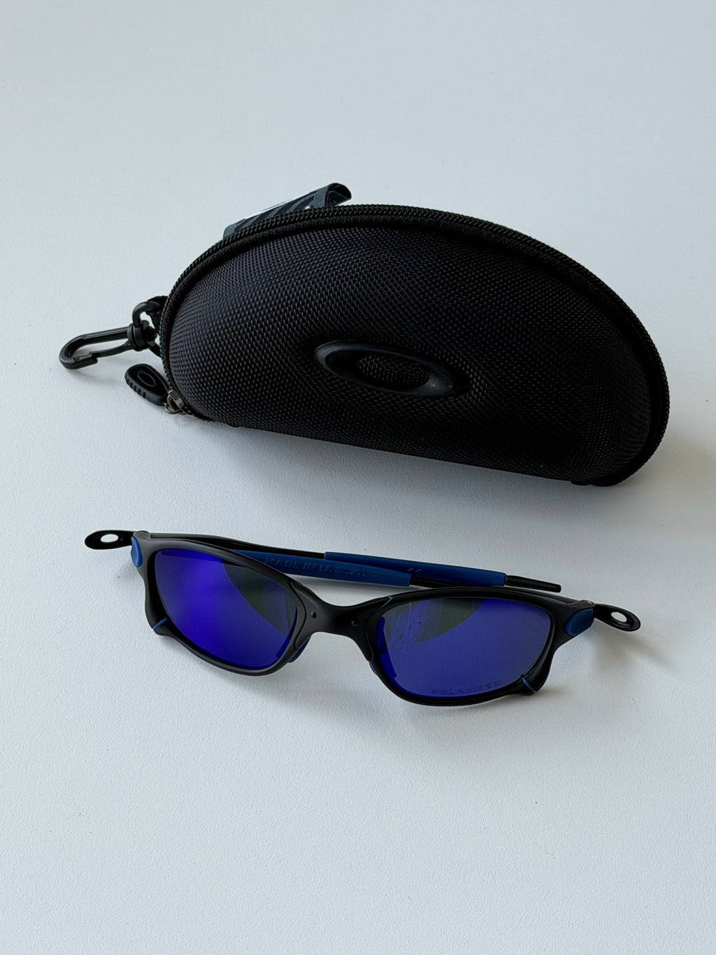 Vintage Oakley Juliet 2.0 – Black & Blue Frame / Deep Blue Mirror Lens