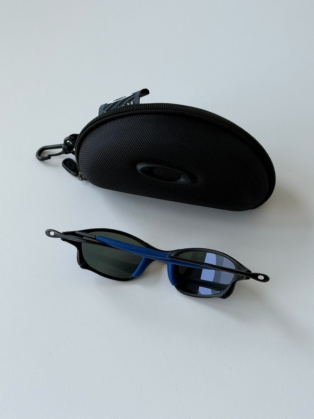 Vintage Oakley Juliet 2.0 – Black & Blue Frame / Deep Blue Mirror Lens