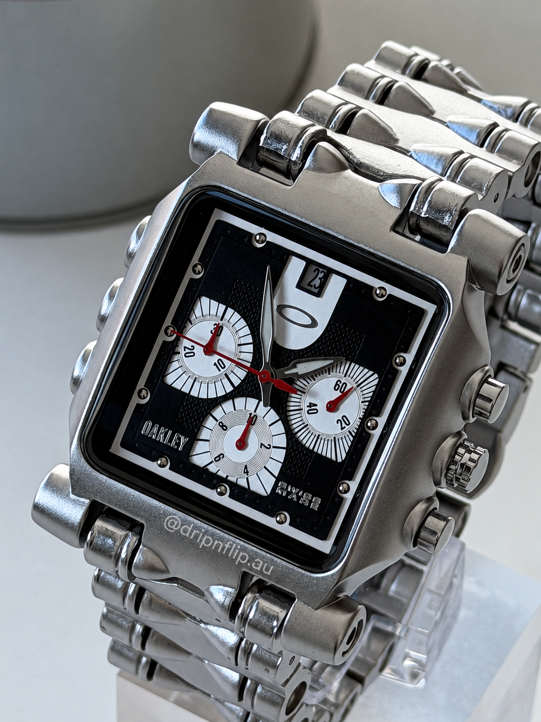 Oakley Minute Machine Watch – Silver / Black Dial