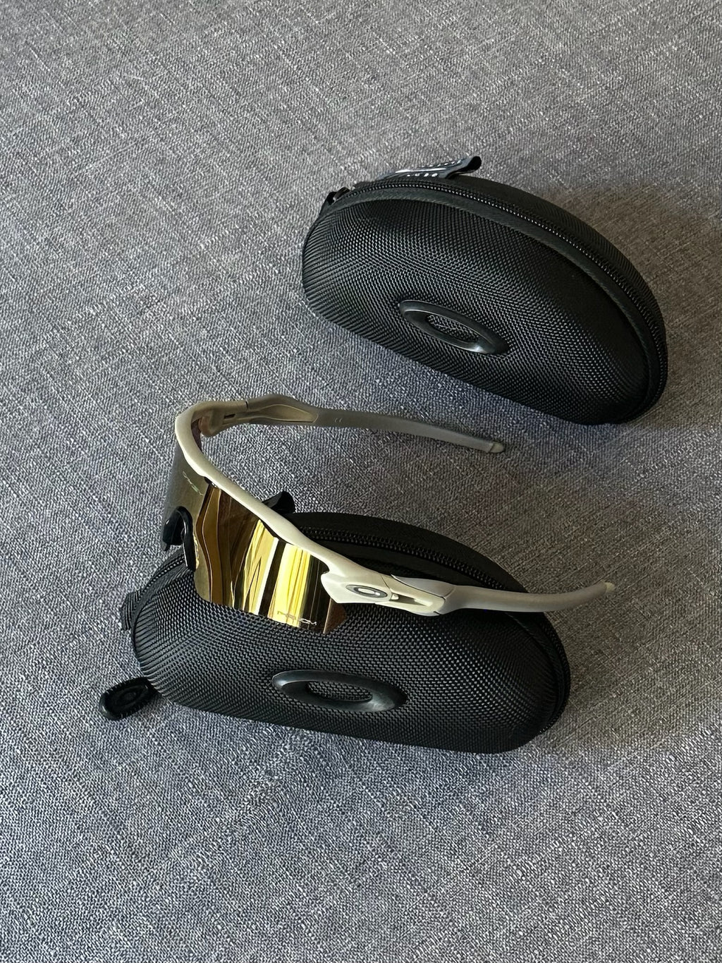 Oakley Performance Shield Sunglasses – Chrome Yellowish Lens Oakley-Style Sport Frame