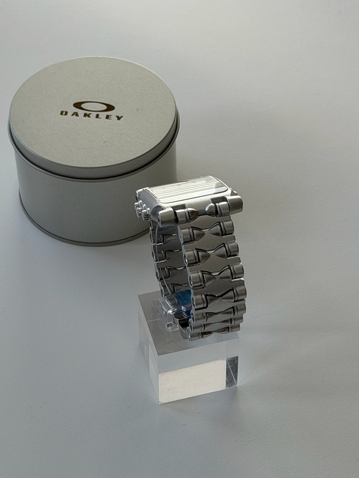Oakley Minute Machine Watch – Silver / White Dial