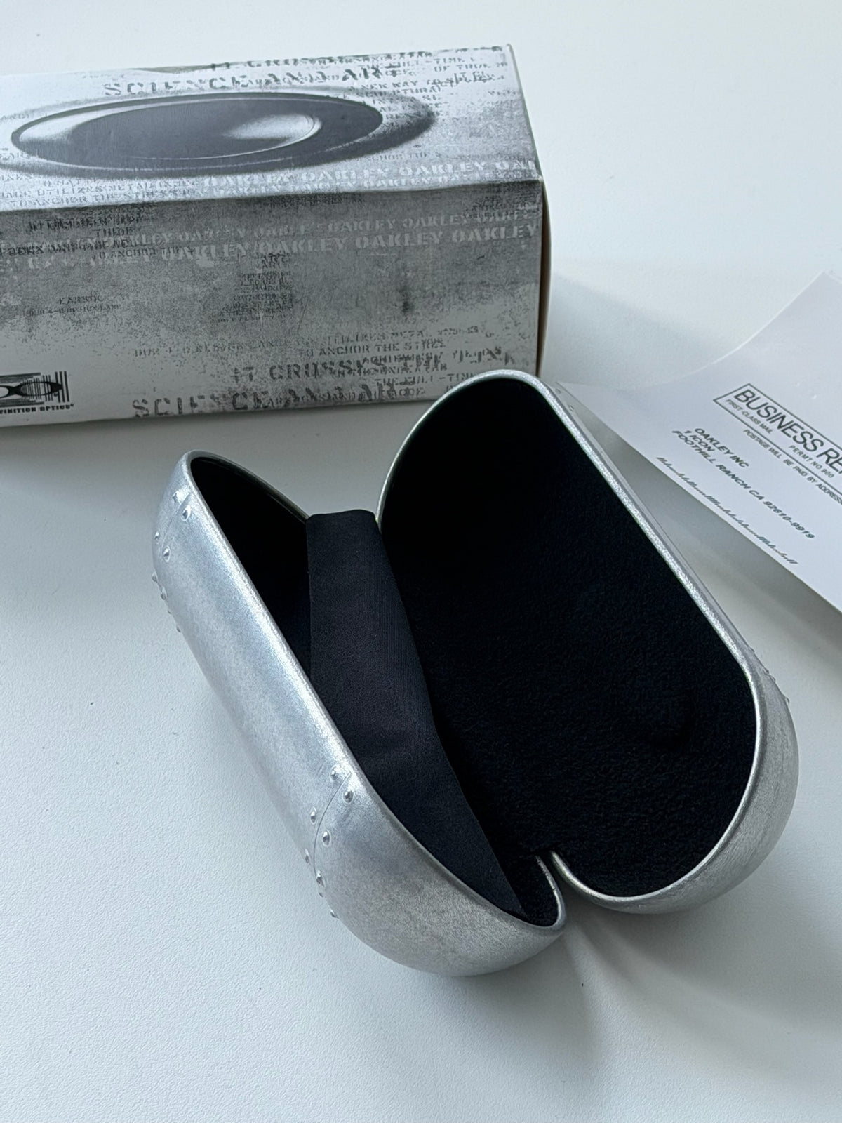Oakley Vintage Capsule Sunglasses Case – Silver Aluminium