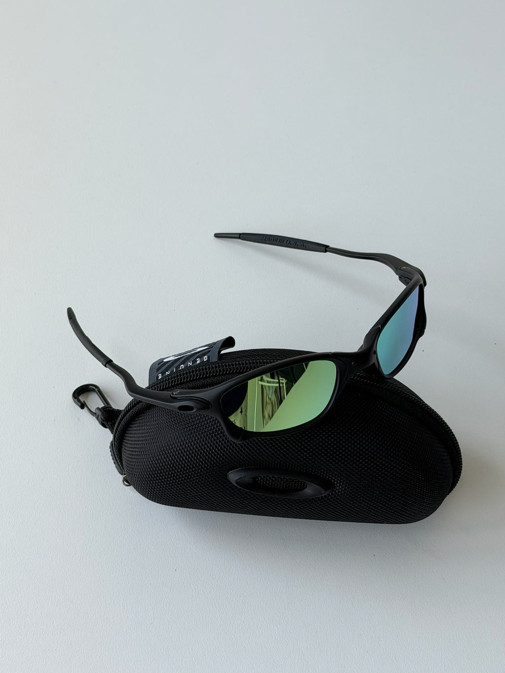 Vintage Oakley Juliet 2.0 – Black Frame / Green Iridescent Mirror Lens