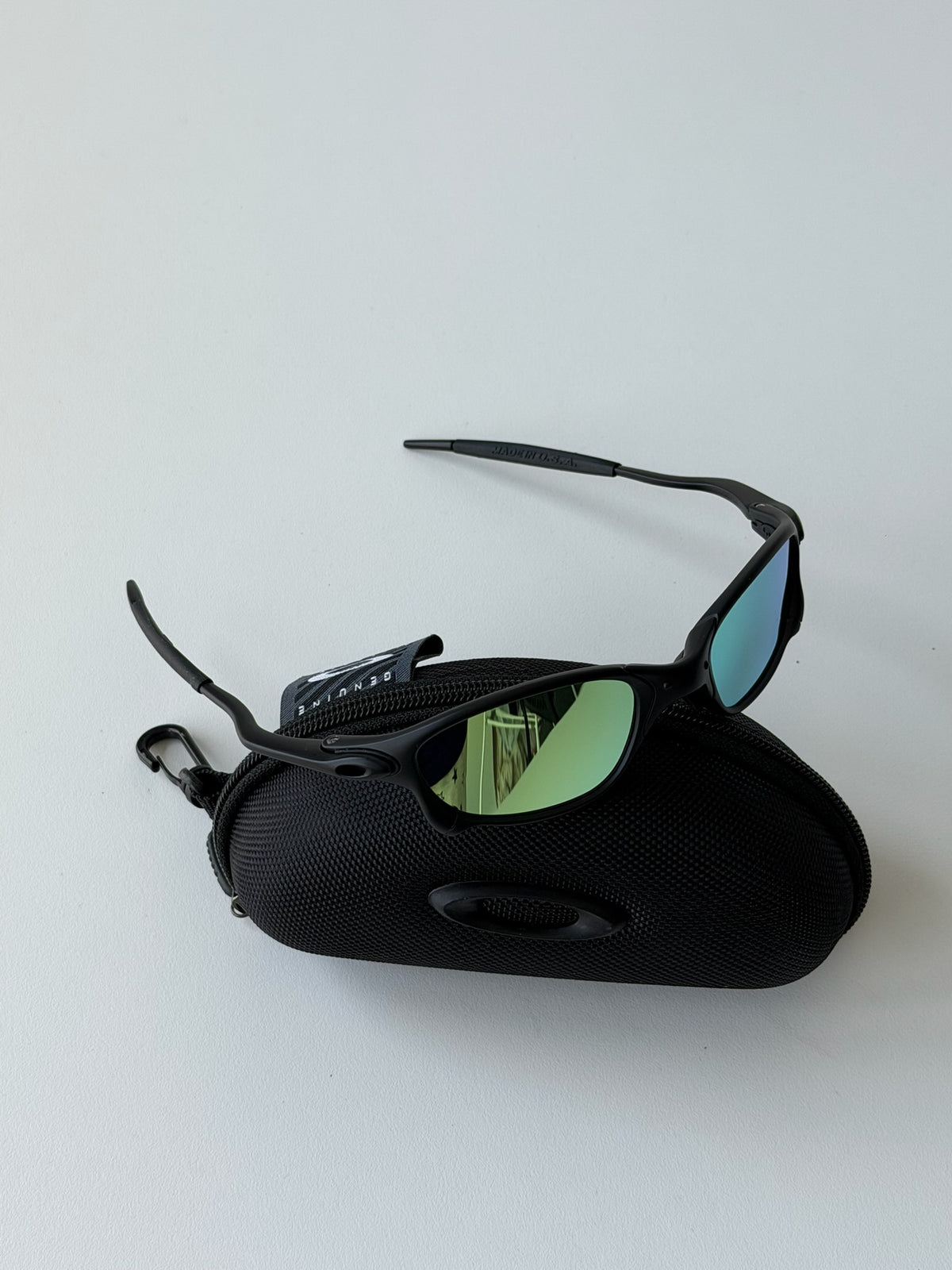 Vintage Oakley Juliet 2.0 – Black Frame / Green Iridescent Mirror Lens