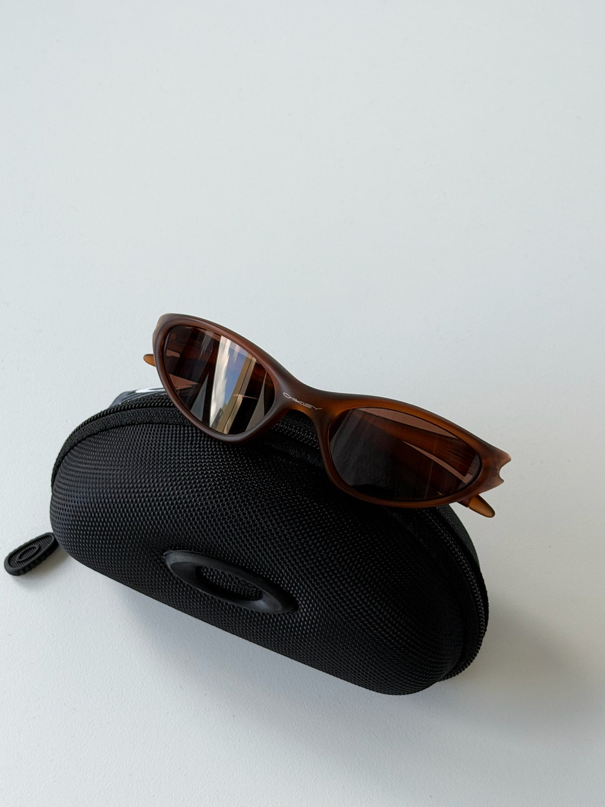 Oakley Eye Jacket Gen 1 Sunglasses – Transparent Brown / Brown