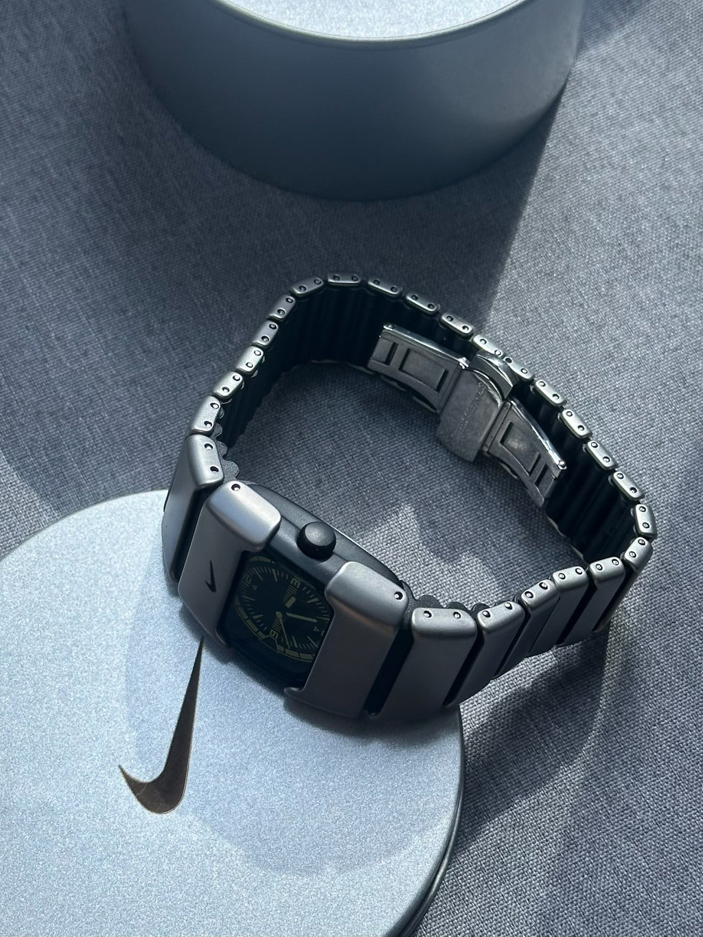 Nike D-Line Satin Silver Analogue Watch with Light Yellow Dial | Rare Collectible | Unisex Retro Sports Timepiece