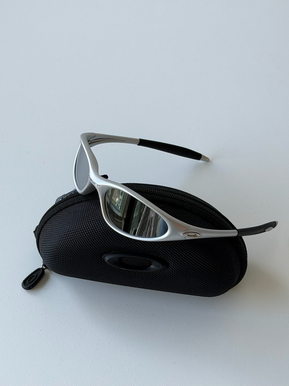 Oakley Eye Jacket Gen 1 Sunglasses – Silver / Mirror Chrome