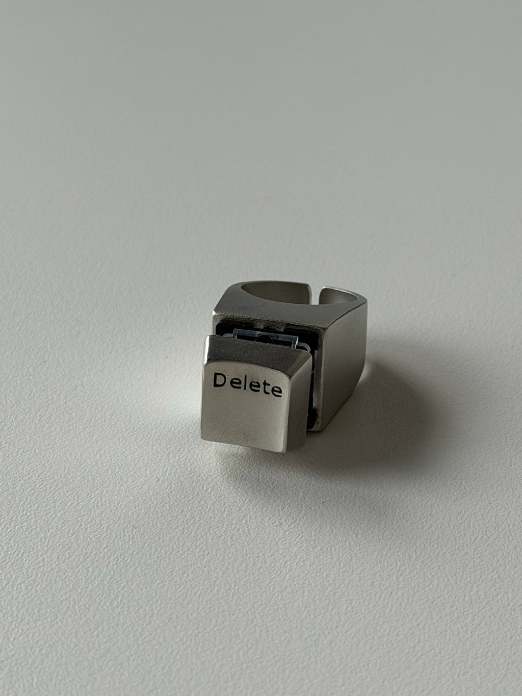 Delete Key Clicker Ring – Mechanical Keyboard Stress Relief Ring | Adjustable Fidget Ring