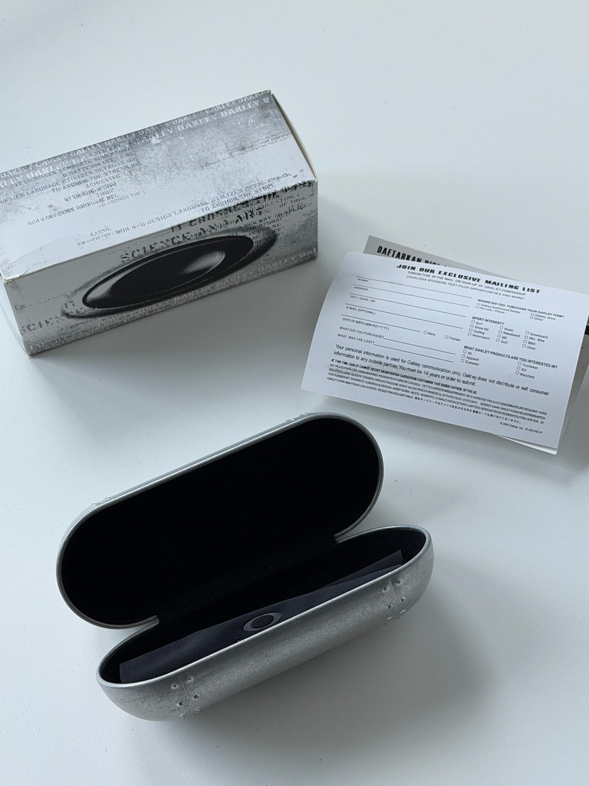 Oakley Vintage Capsule Sunglasses Case – Silver Aluminium