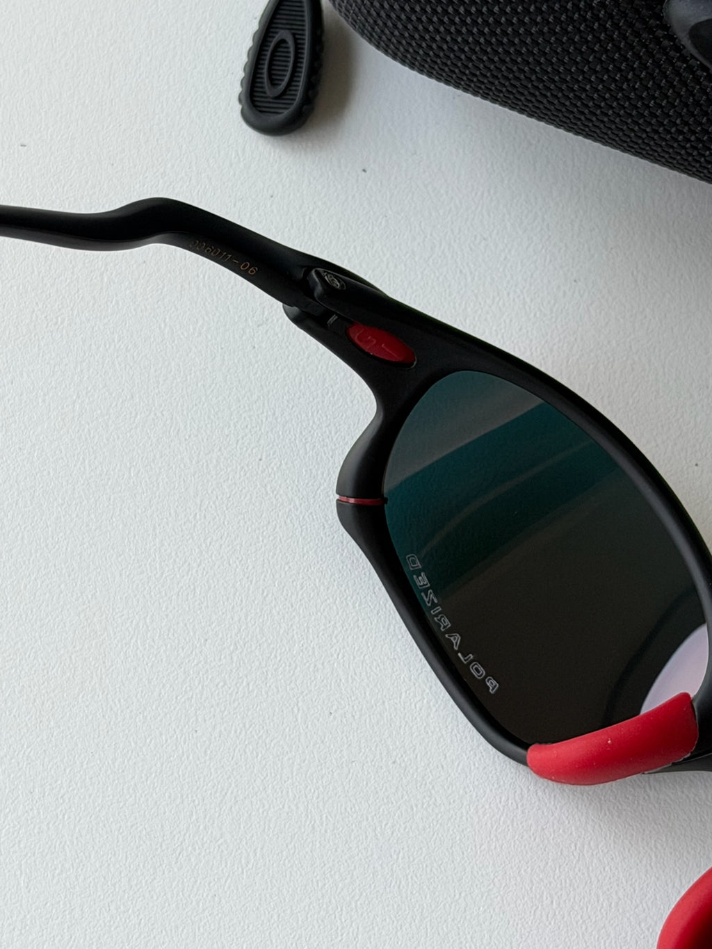 Vintage Oakley Juliet 2.0 – Black & Red Frame / Fire Orange Mirror Lens