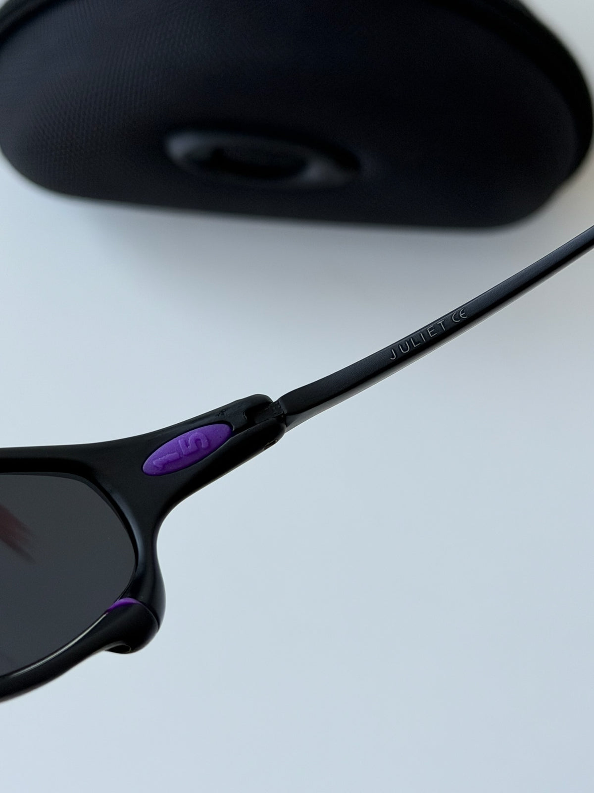 Vintage Oakley Juliet 1.0 – Black Frame / Purple Lens with Purple Accents