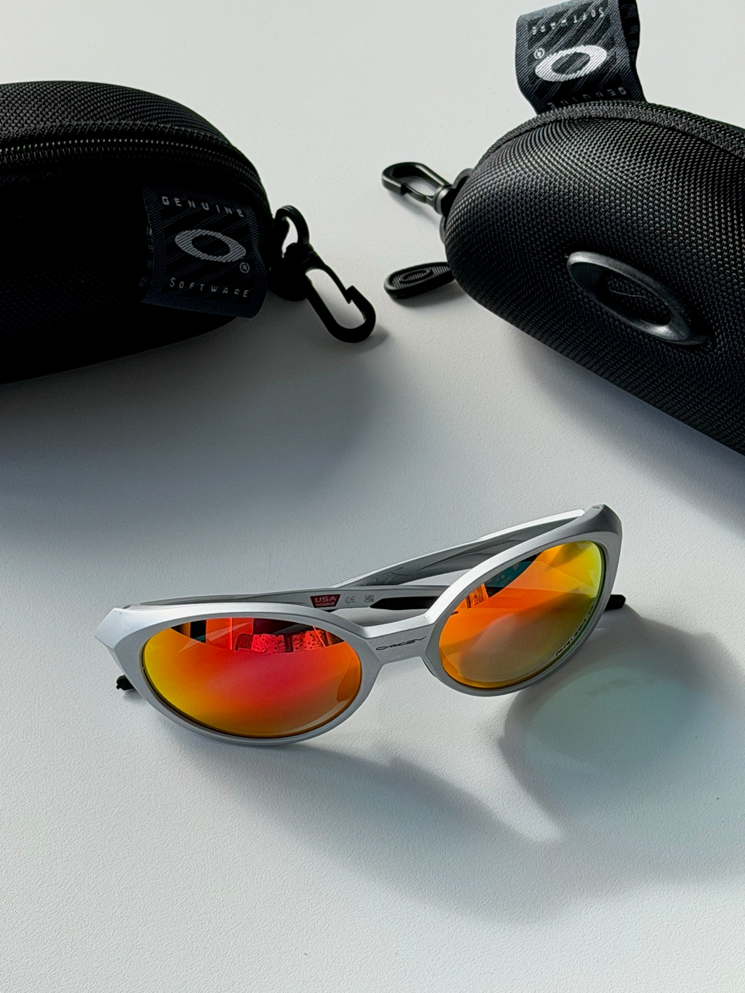 Oakley Eye Jacket Sunglasses – Silver Frame / Fire Iridium Lens | Y2K Wraparound Sports Shades