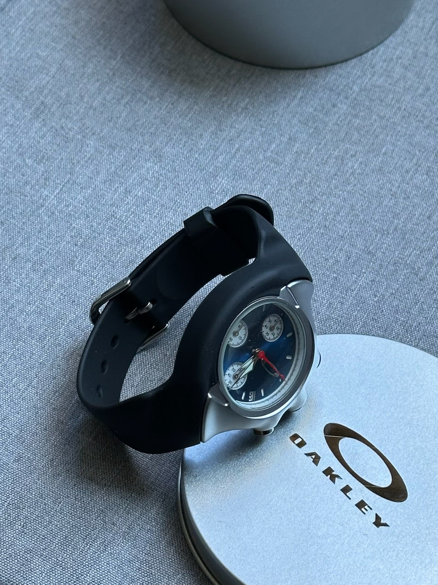 Oakley Chronograph Watch – Blue Dial with Rubber Strap