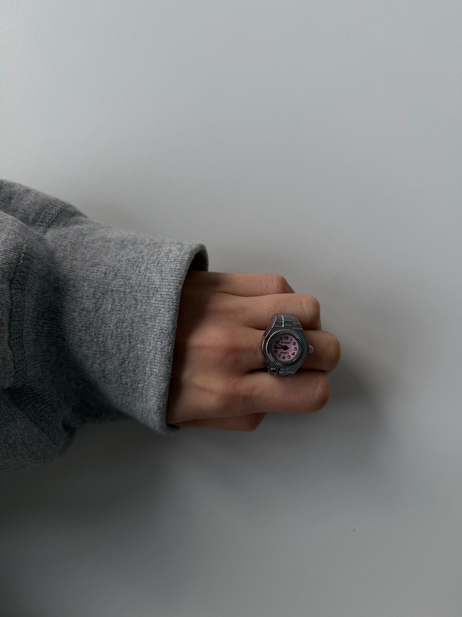 Classic Vintage-Inspired Ring Watch – Adjustable Stainless Steel Finger Watch | Y2K Fashion Accessory