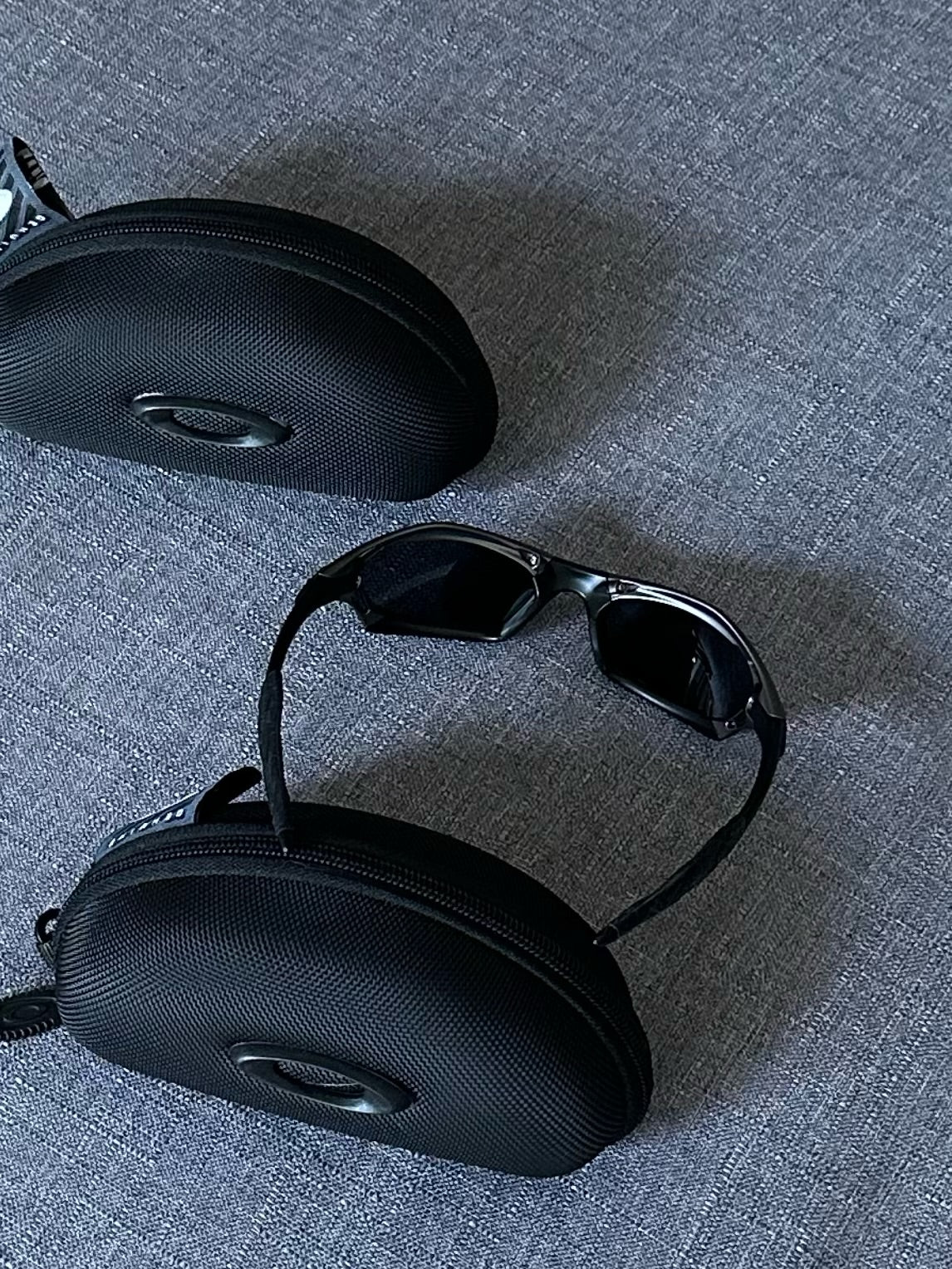 Vintage Oakley Sunglasses: Polished Charcoal Frame, Black Lenses with Case