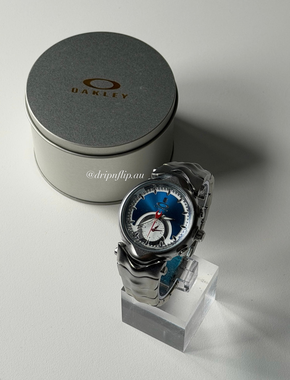 Oakley Judge Watch – Matte Silver / Blue Dial
