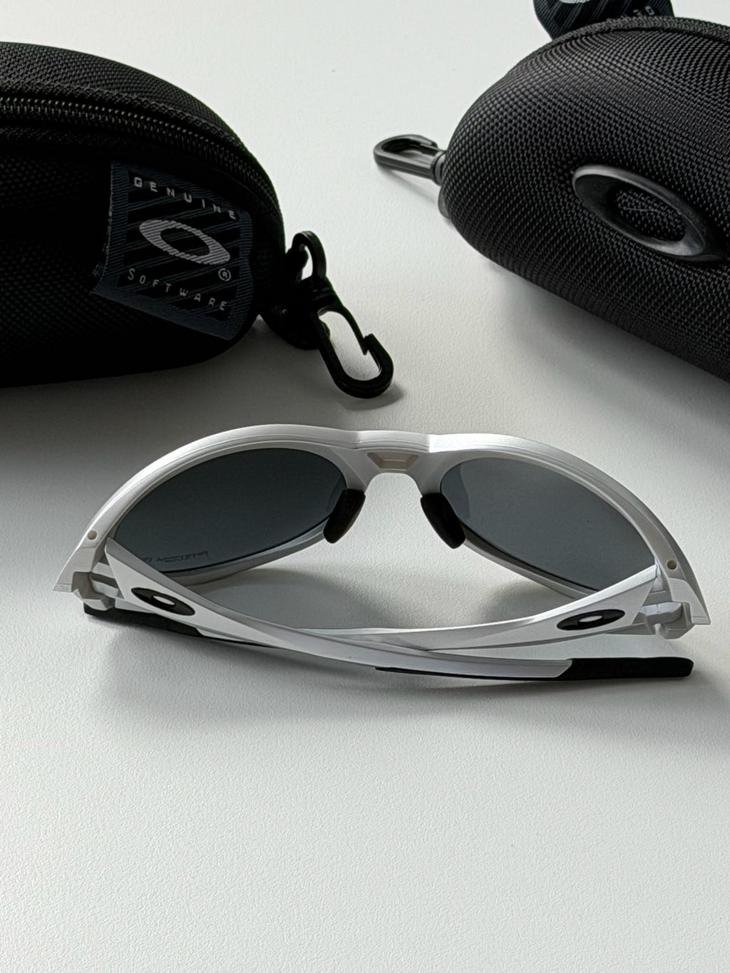 Oakley Eye Jacket Sunglasses – Silver Frame / Black Lens | Y2K Wraparound Sports Shades