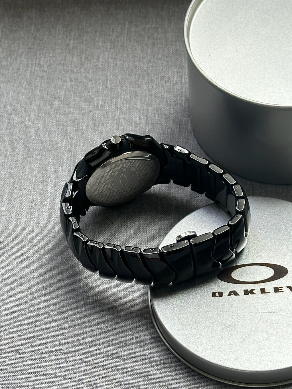 Oakley Time Tank Watch – Black dial Black SHINY Stainless Steel, Swiss Movement, Collectible Men’s Watch