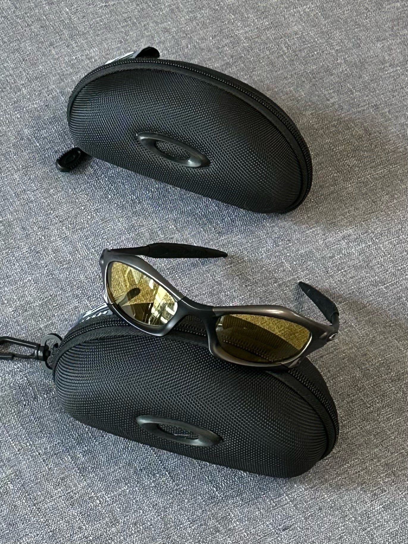 Vintage Oakley Sunglasses: Charcoal Frame, Yellow Lenses with Case