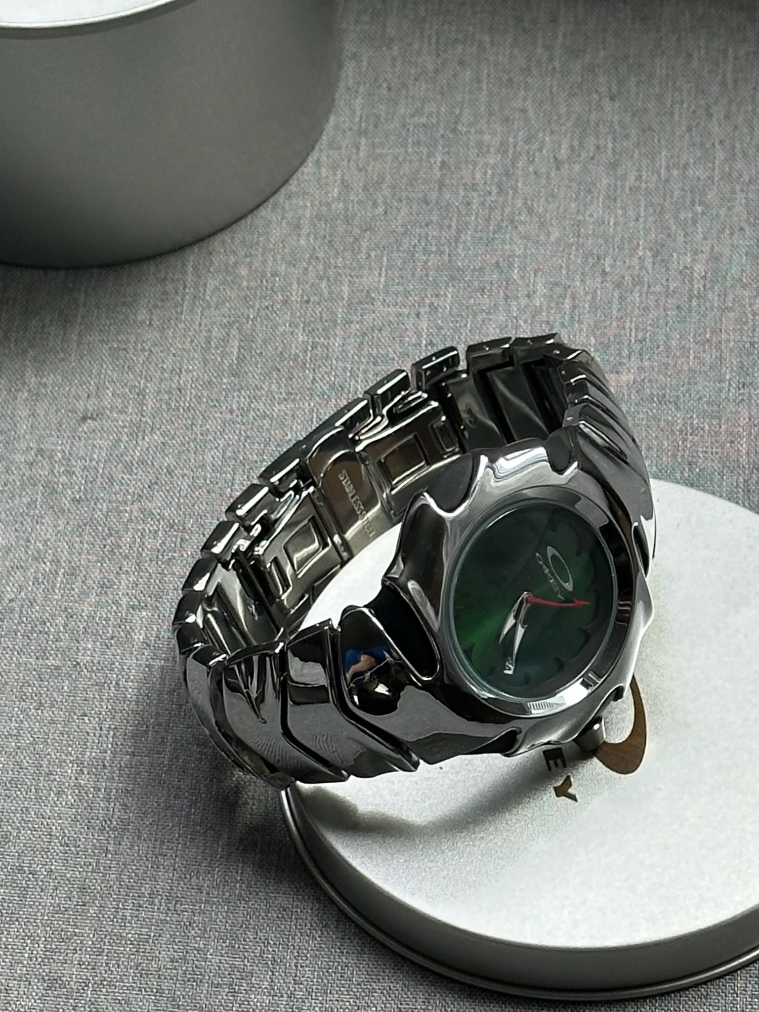 Oakley Blade Watch – Green Dial, Shiny Stainless Steel, Swiss Movement, Rare Collectible