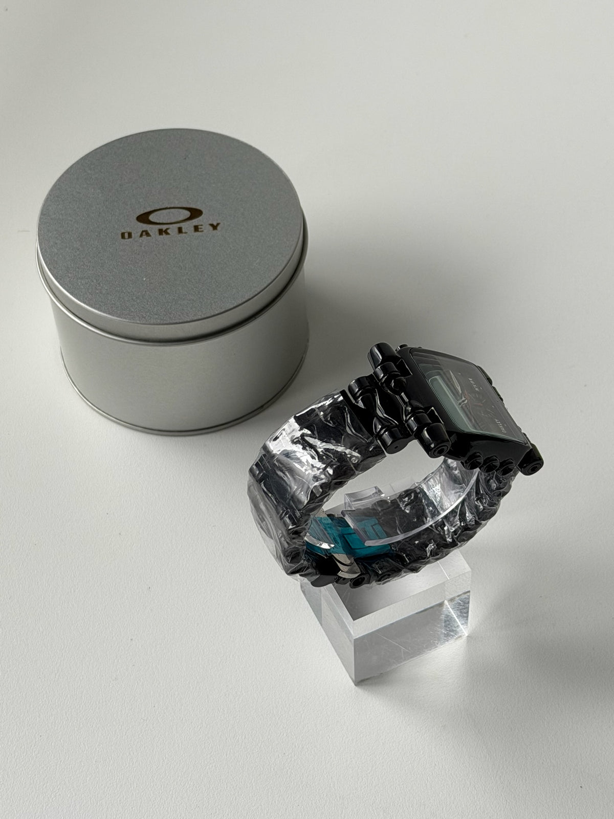Oakley Minute Machine Watch – Black Bracelet / Black Dial