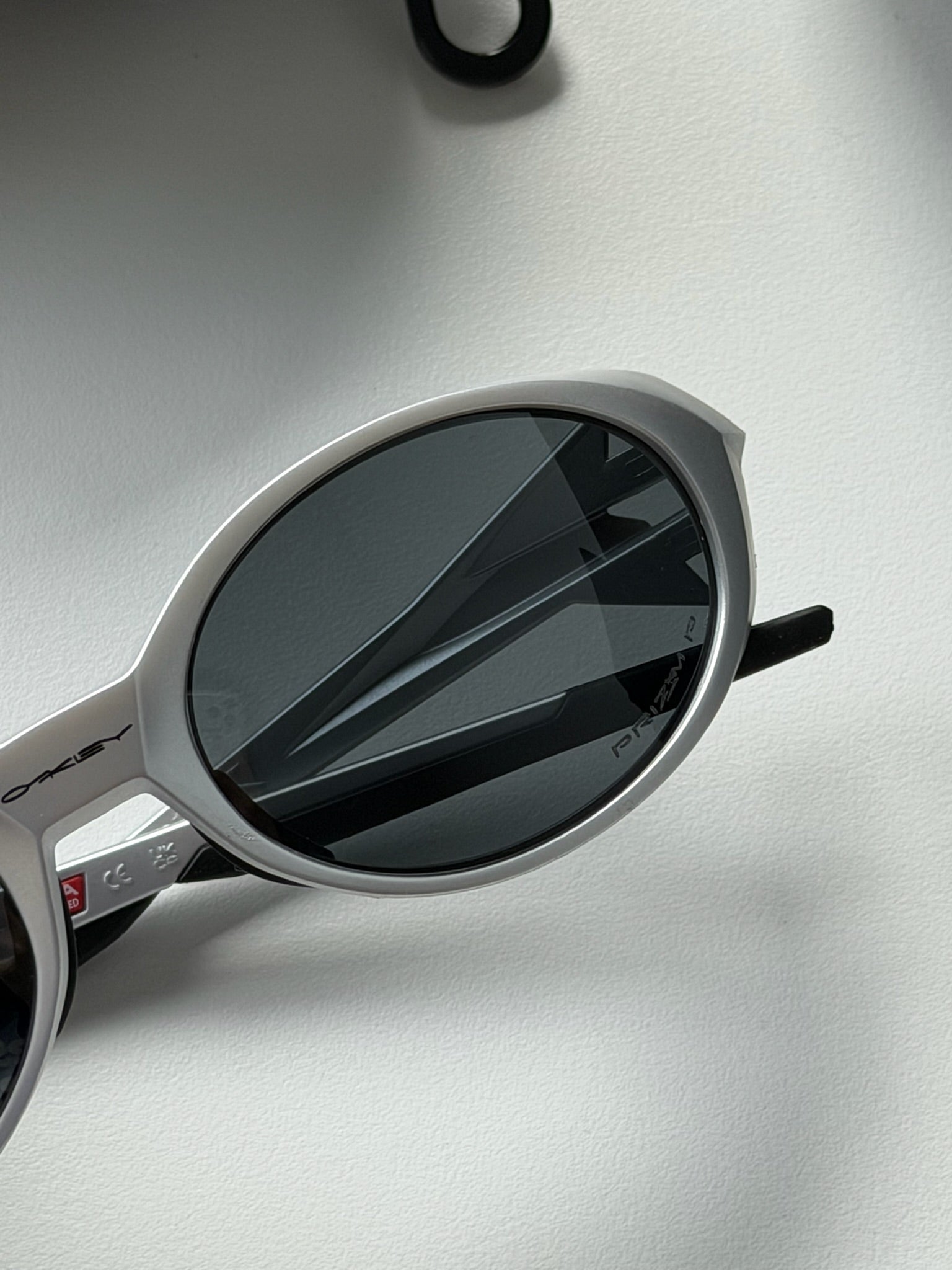 Oakley Eye Jacket Sunglasses – Silver Frame / Black Lens | Y2K Wraparound Sports Shades