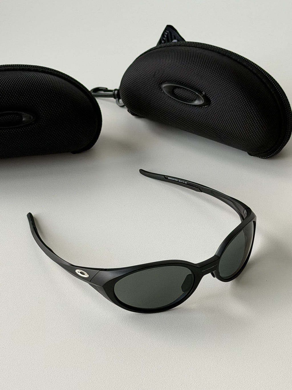Oakley Eye Jacket Sunglasses – Matte Black Frame / Black Lens | Vintage Y2K Wraparound Shades