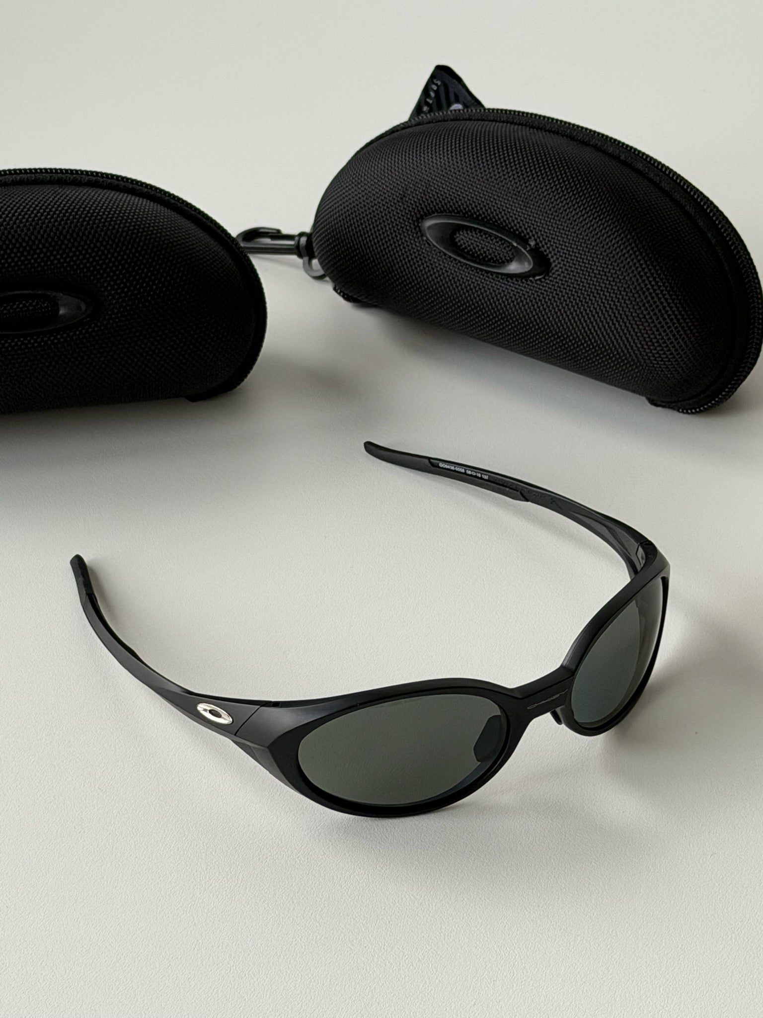 Oakley Eye Jacket Sunglasses – Matte Black Frame / Black Lens | Vintage Y2K Wraparound Shades
