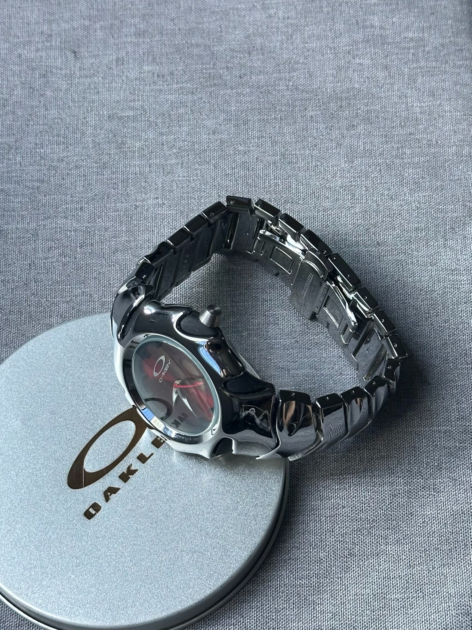 Oakley Blade Watch – Red dial Silver SHINY Stainless Steel, Swiss Movement, Collectible Men’s Watch