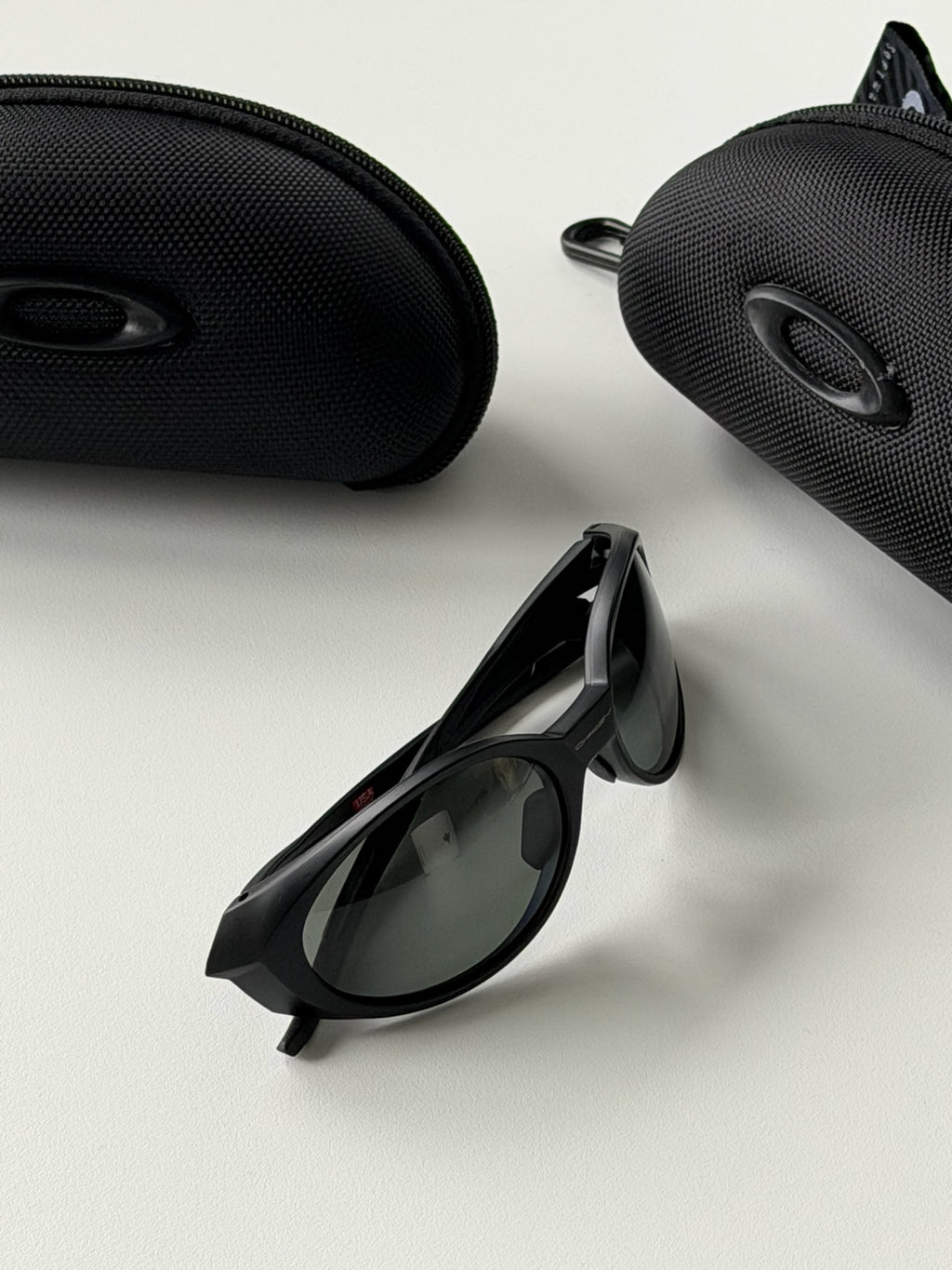 Oakley Eye Jacket Sunglasses – Matte Black Frame / Black Lens | Vintage Y2K Wraparound Shades