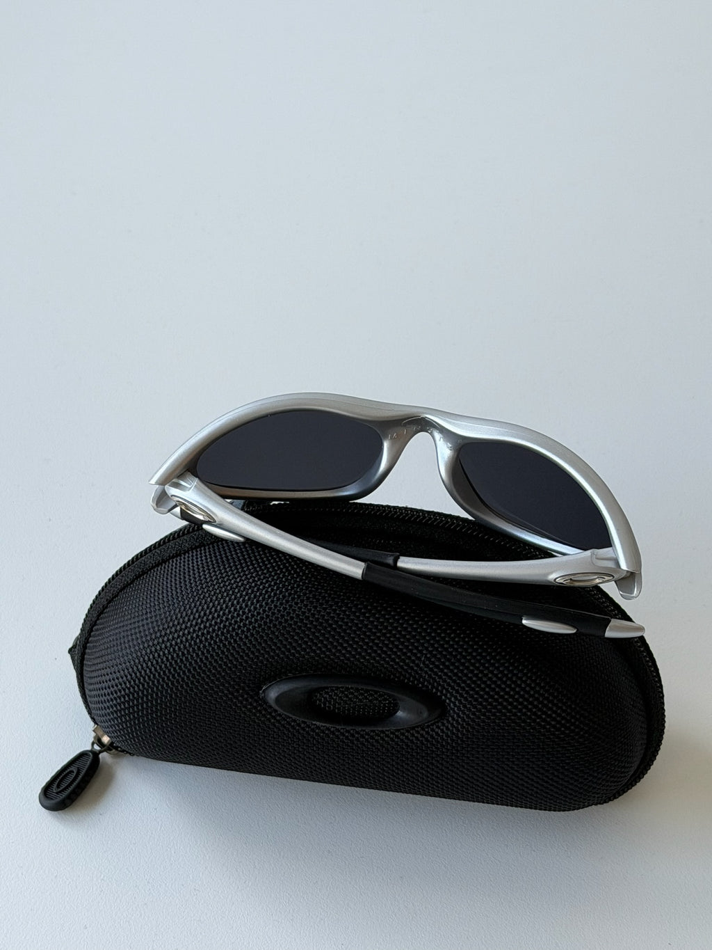 Oakley Eye Jacket Gen 1 Sunglasses – Silver / Black
