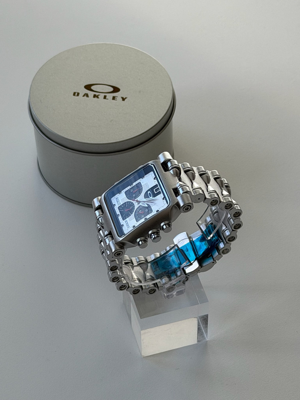 Oakley Minute Machine Watch – Silver / White Dial