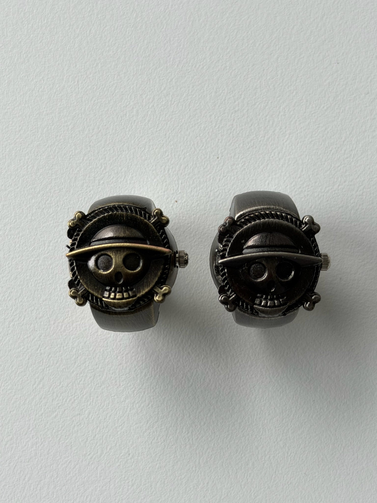 One Piece Inspired Secret Ring Watch – Adjustable Pirate Skull Finger Watch | Vintage Anime Collectible Jewellery