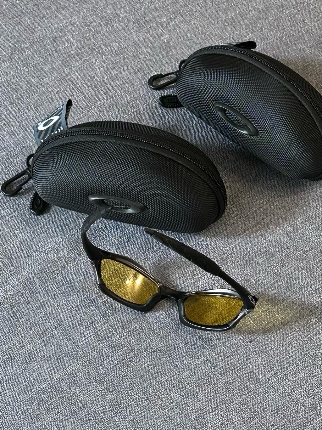 Vintage Oakley Sunglasses: Charcoal Frame, Yellow Lenses with Case