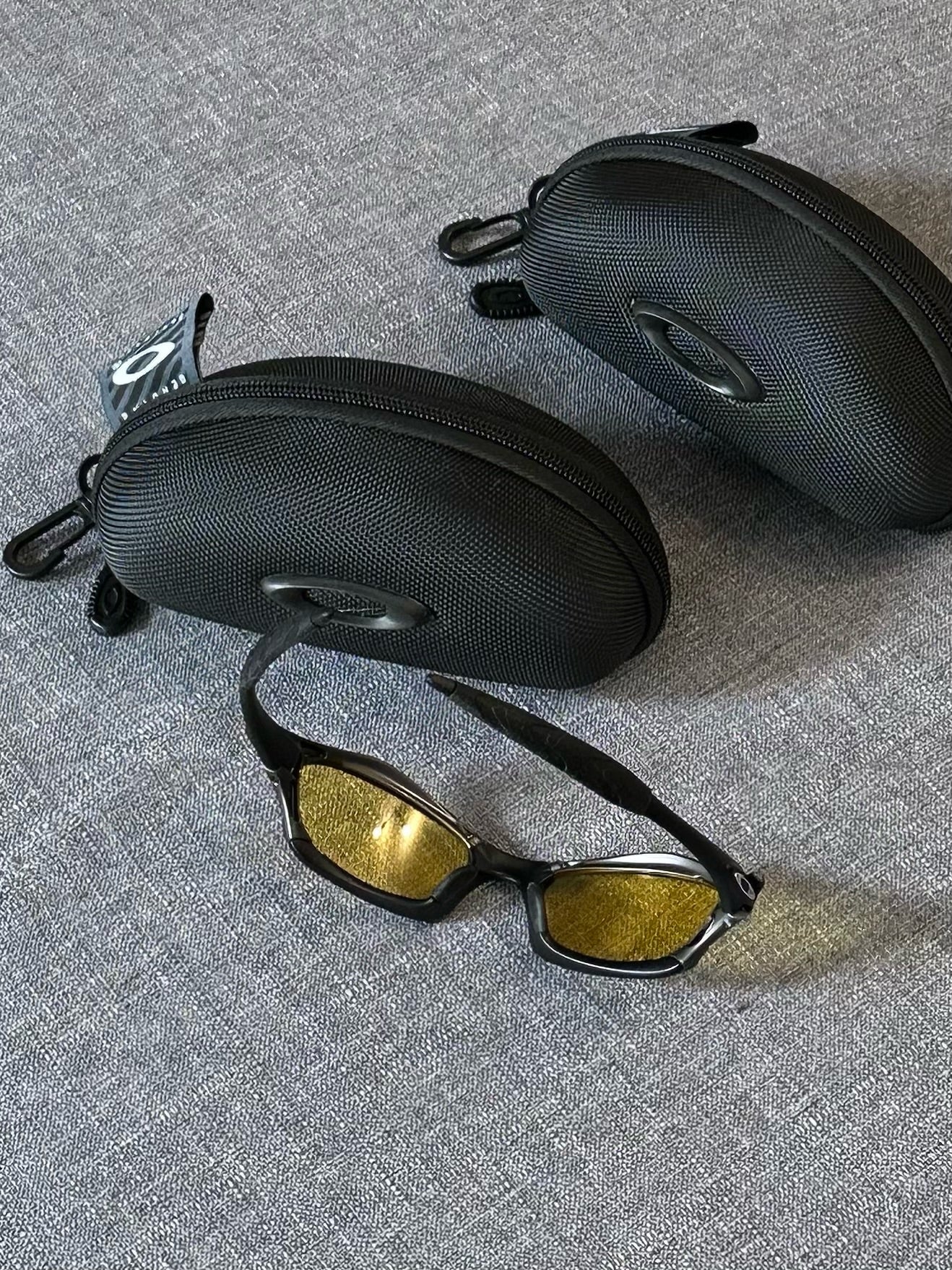 Vintage Oakley Sunglasses: Charcoal Frame, Yellow Lenses with Case
